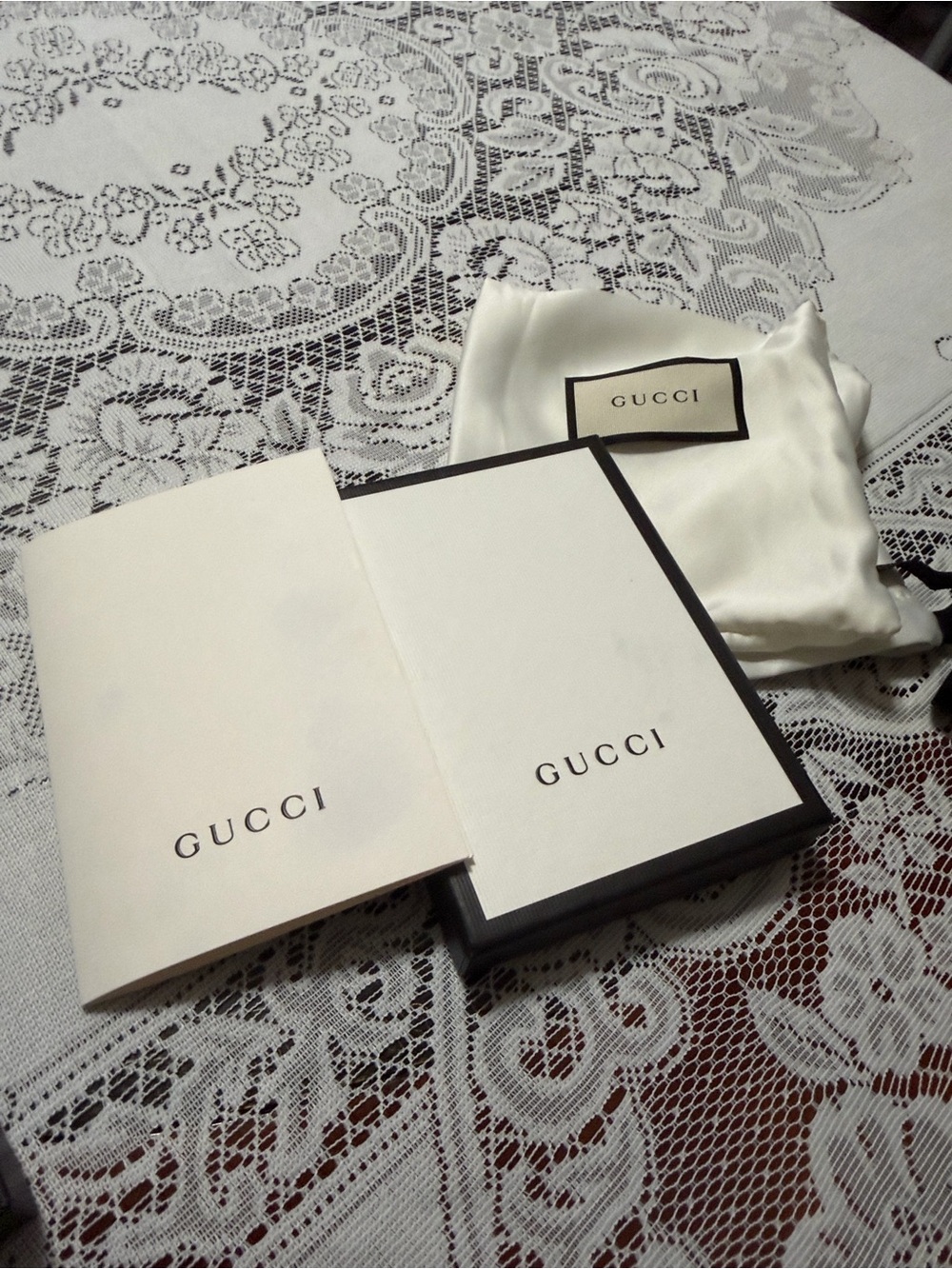 Vintage Gucci Gold Heart Pendant Keychain with Engraved Crest - Picture 5 of 7